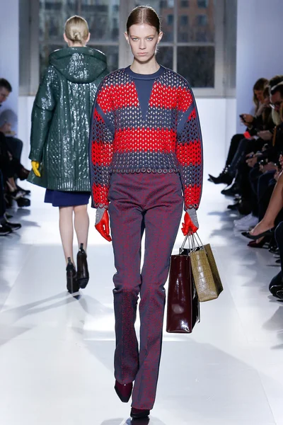Look 11